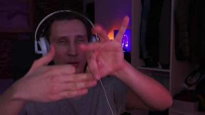 Dostum bu numara muhteşem. Yayıncı sihirbaz olmalı.