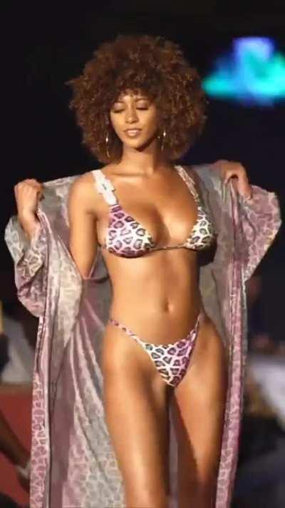 Briana Smith (@briannaans)