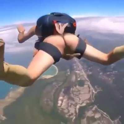 Pantheon ulting to a bush to convince Sett and Assphelios to record a 3some for his OF