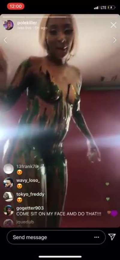 I actually miss this broad right here😿