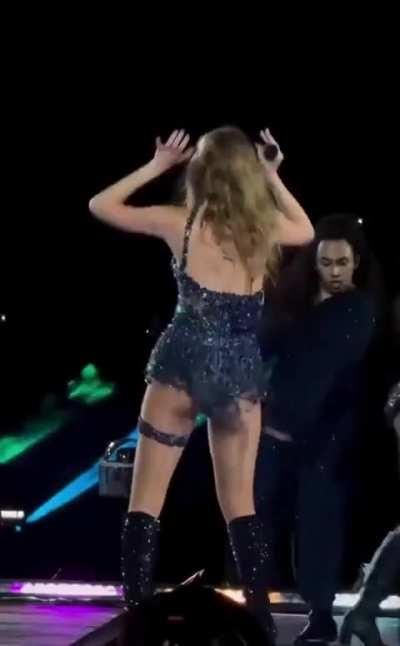 MOMMY!!! 😍😩💦