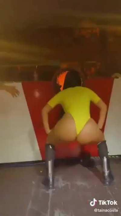 Taina Costa- Entre TAPAS, BUMBUM e REBOLADOS.