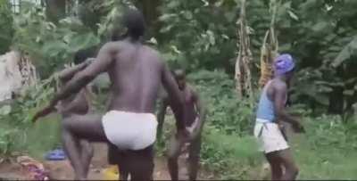 Africanos en Islas solomon😡😡