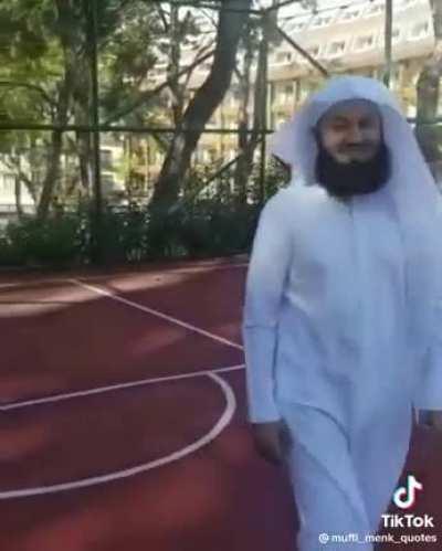 Mashallah even the ball has a straight path 🙏🏽🙏🏽