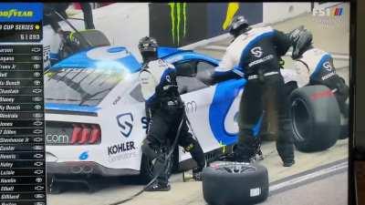 Yo, what the crewman doin?