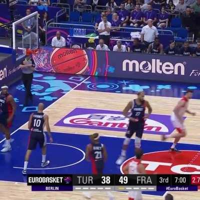 [Highlight] Alperen Sengun shows off his bag against Rudy Gobert