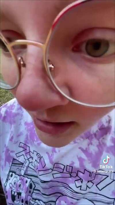 Just some gals doing some 'steen tabs