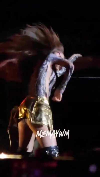 Kiss Of Life Julie Fancam - The 33rd Seoul Music Awards (SMA 2024)