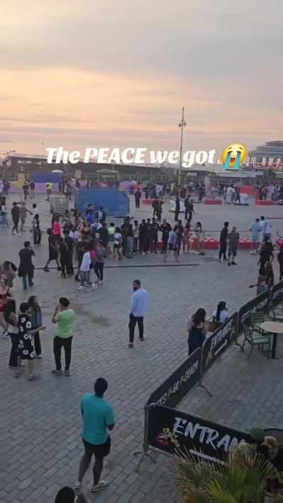 Dutch beaches be like: