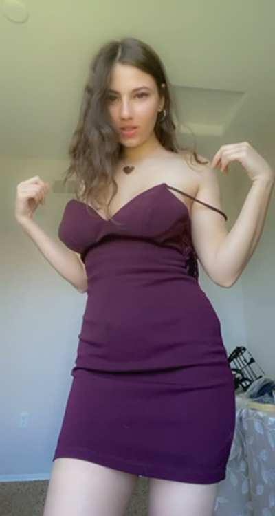 Trying to become your fantasy fuckdoll 😋 (F20)