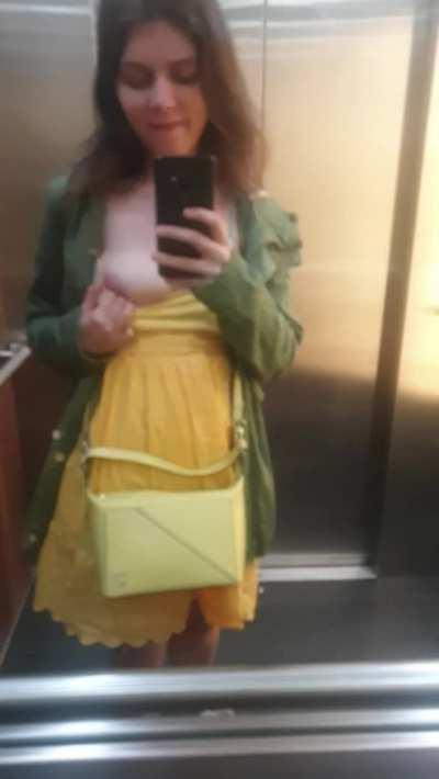 Hotel elevator flash