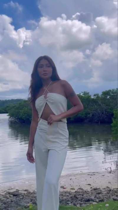 Nadine Lustre
