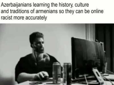 Hərşeyşunas irqçi