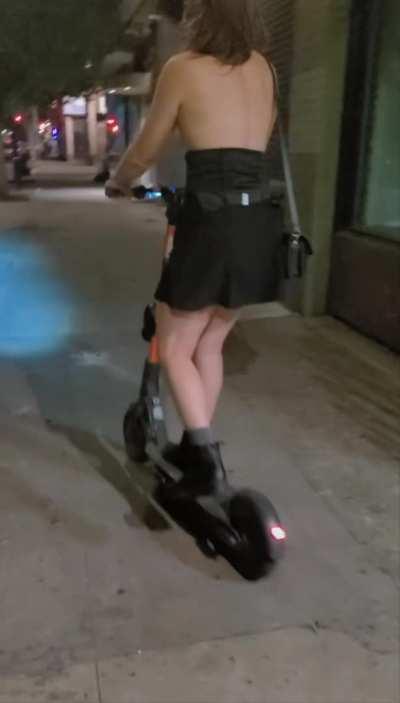 The city is no match for these titties [GIF]