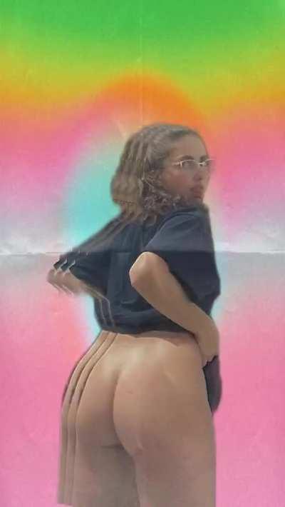 Spank me daddy 🍑👋🏼🔥