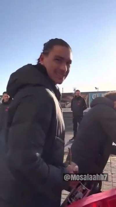 Nunez was asked “Messi or Ronaldo”, his reply “Salah” 🥰