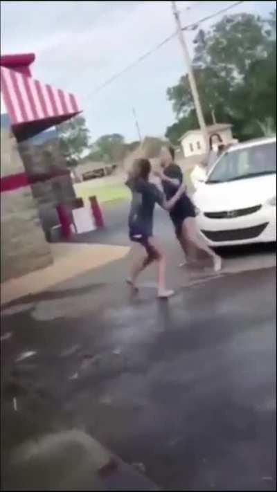Girl fight!!!