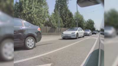 [VIDEO] Without my Tesla, no one would believe this girl was stalking me