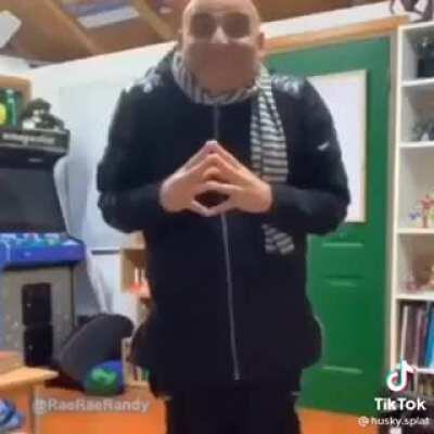 minions mongan el panadero con el pan