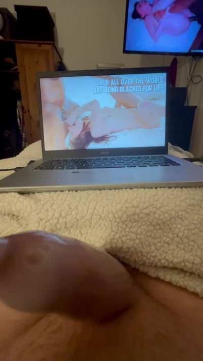 The only reason I&rsquo;ve had to wear a condom in 6 years is to eat up my ruined load 🥰