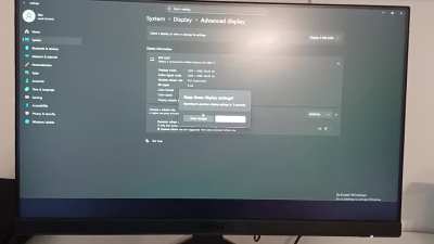 Refresh rate creates black bars on my monitor