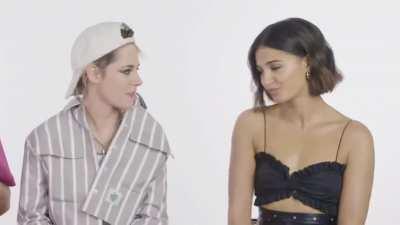 Kristen Stewart and Naomi Scott being gal pals