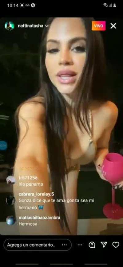 natti natasha hermosa teta🤤🥵