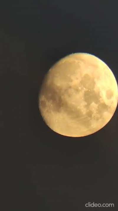 Moon x8 timelapse on a cloudy day