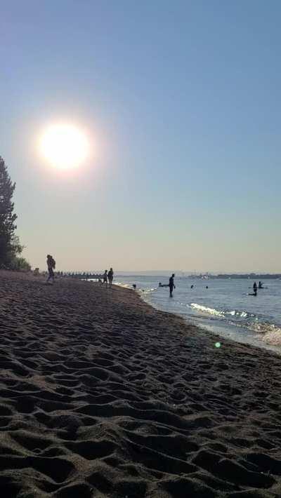 Get naked with me [F]