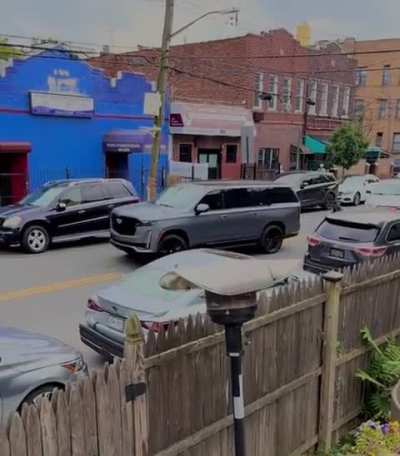 police surprise driver, big car decides to drive on sidewalk