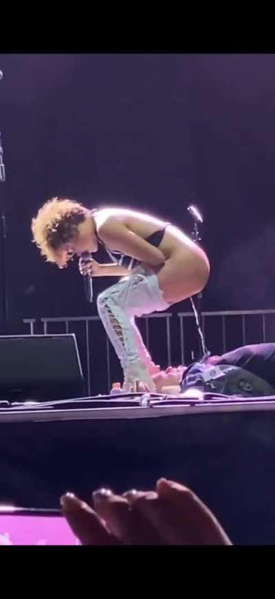 Sophia Urista pissing on a fan on stage