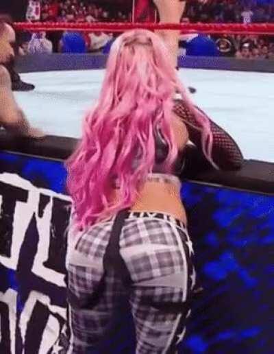 Liv's booty