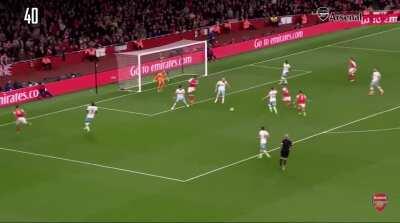 Posting an Özil pass every day until Arsenal play a game. Day 73: v. West Ham, 2017.