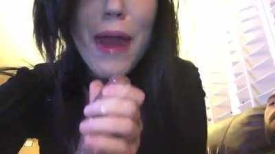 Girlfriend Gets Surprise Cum in Her Mouth