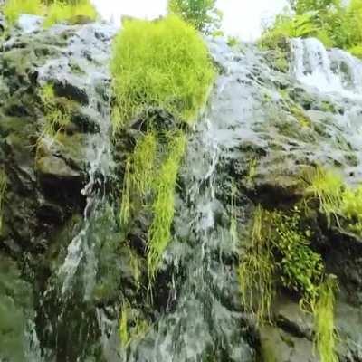 Slowmotion, water and FPV is a beautiful combo.