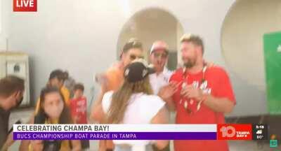 [Highlight] Brady maybe had one too many beers with the boys