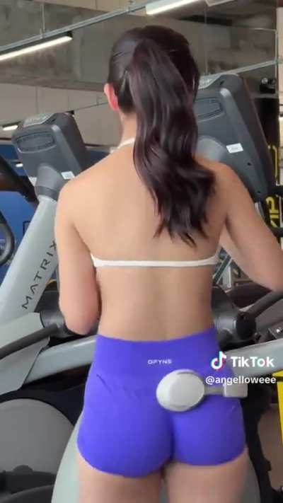 She has sexy all over 🍑🥵