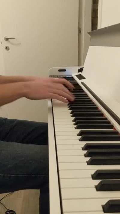 My short (35secs) version of Jingle Bell. I'm self-taught, be lenient!