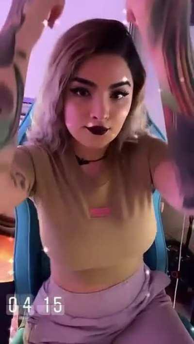 Bailecito sacado de las historias 😳