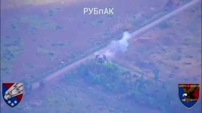 Drone footage of a Russian BM-21 Grad MLRS getting attacked by a Ukrainian FPV pilot of the 25th Airborne Brigade. Pokrovsk, Donetsk Oblast.