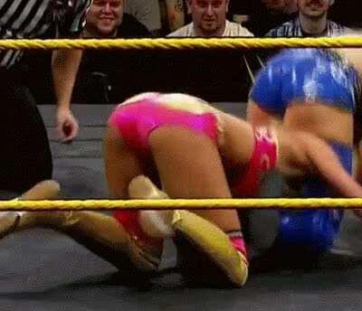 Scissor stomp in Summer Rae