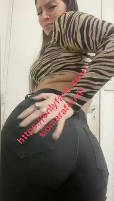 feel my stinky farts