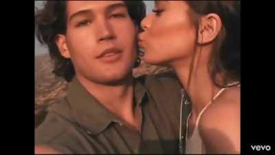 This look does it for me in so many ways 🥰😘