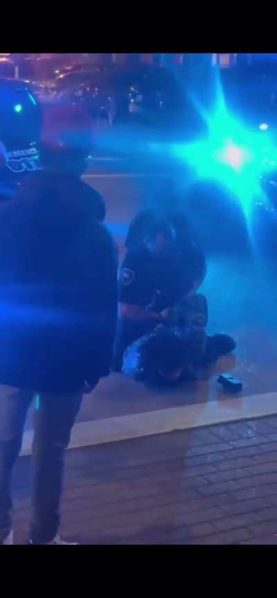 Lafayette, LA police brutally arrest civilian