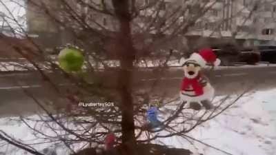 Для них украсили, а им чёт не нравится