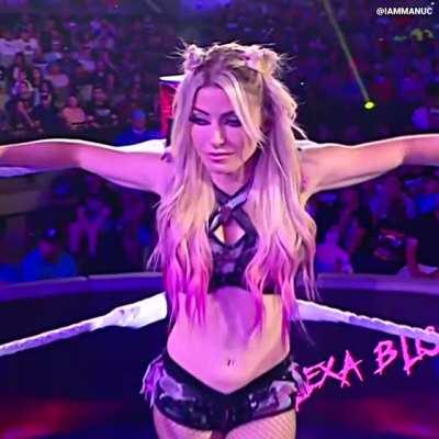 Alexa Bliss 👀