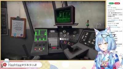 I have a feeling that not many of you watch Lamy, so here's a 30-sec clip our cat-elf being extra adorable (in more than one way)