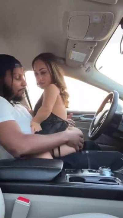 Big Booty Midget Woman Gets Fucked In Car By Adult Male