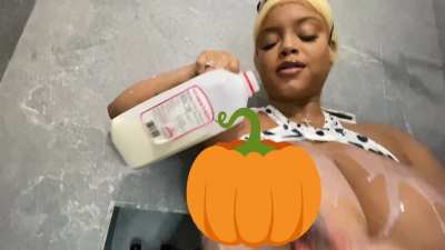 My Halloween 🎃 Recap Part 1: The Milk 🥛 Maid
