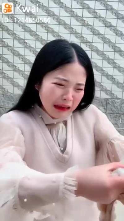 She tried to eat a live Octopus on camera.